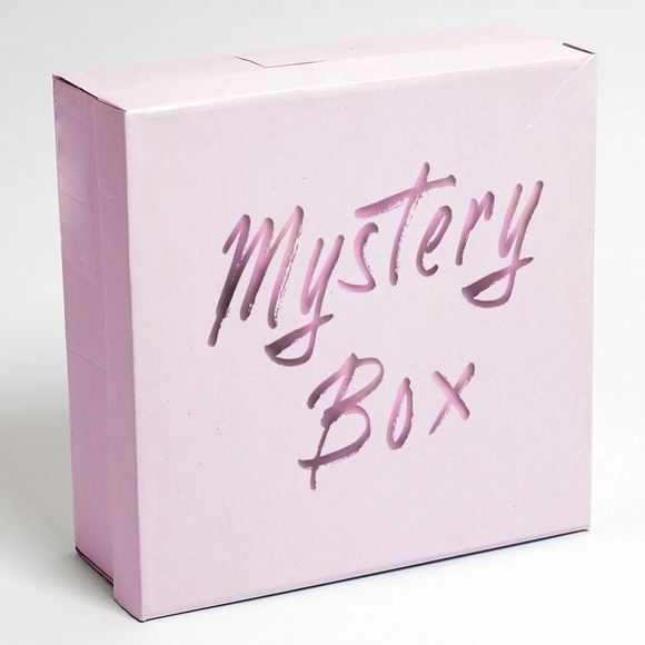 Reseller Mystery Box 📦 - Picture 1 of 1